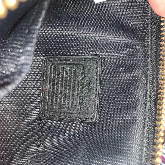 Coach wristlet - Picture 3 of 5